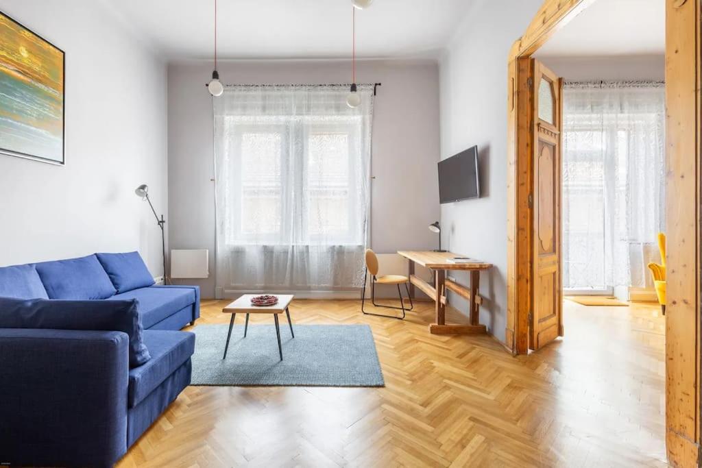 Elegant And Modern In The City Centre Budapest Exterior foto